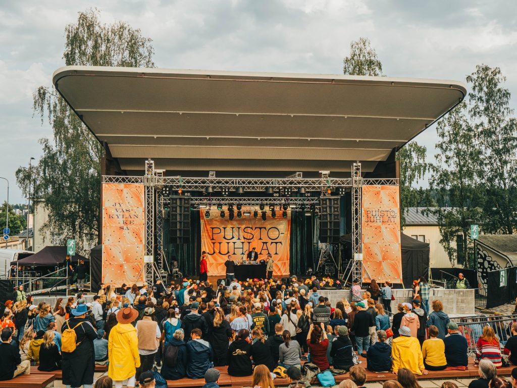 Puistojuhlat (perjantai)